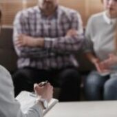 Jacy specjaliści pracują w ośrodkach leczenia uzależnień?
